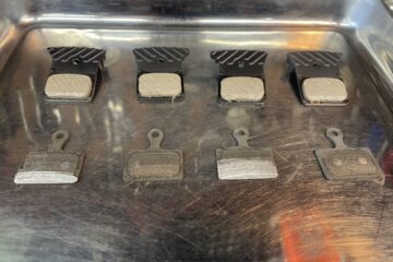 <span ロードバイク ディスクブレーキパッド&バーテープの交換</span> <span ロードバイク ディスクブレーキパッド&バーテープの交換</span>
