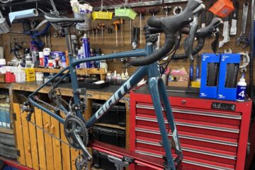 GIANT CONTEND AR2 に チューブレスタイヤ[GAVIA FONDO ZERO]を装着!